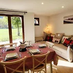 Cascades, 3 Bedroom With Shared Pool. *