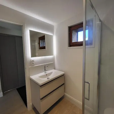 Cascades, 3 Bedroom With Shared Pool. Casa vacanze Samoëns