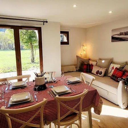 Cascades, 3 Bedroom With Shared Pool. *