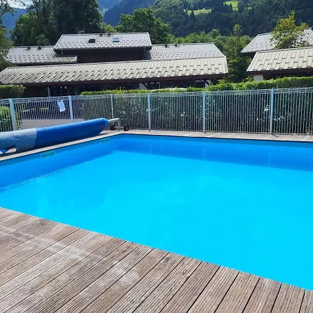 Prázdninový dům Cascades, 3 Bedroom With Shared Pool.