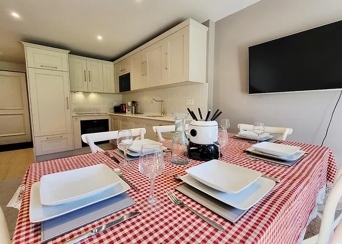 Cascades, 3 Bedroom With Shared Pool. *